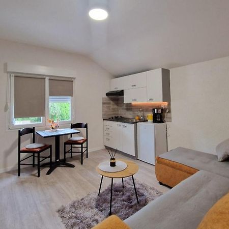 App & Beauty Loza Appartement Zambratija  Buitenkant foto